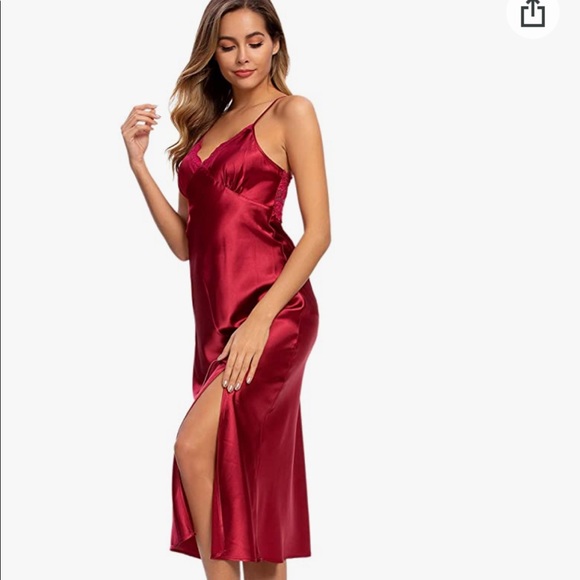 Red satin Lace dress - Picture 2 of 4